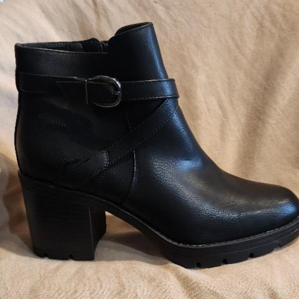 NATURALIZER Black Faux Leather Buckle Chunky Heel Booties Sz 8.5M